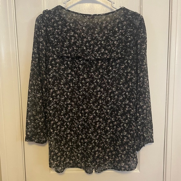 GAP Blouse - Picture 6 of 6